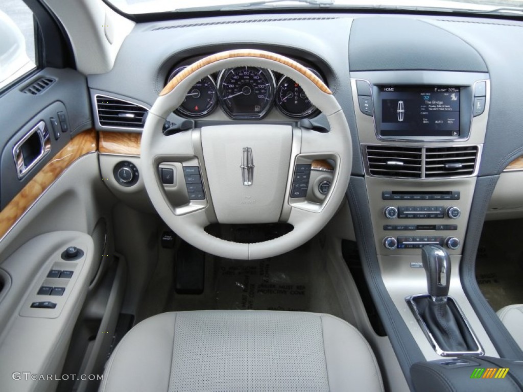2012 Lincoln MKT FWD Charcoal Black/Canyon Dashboard Photo #52463327