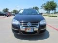 Black - Jetta SE Sedan Photo No. 8