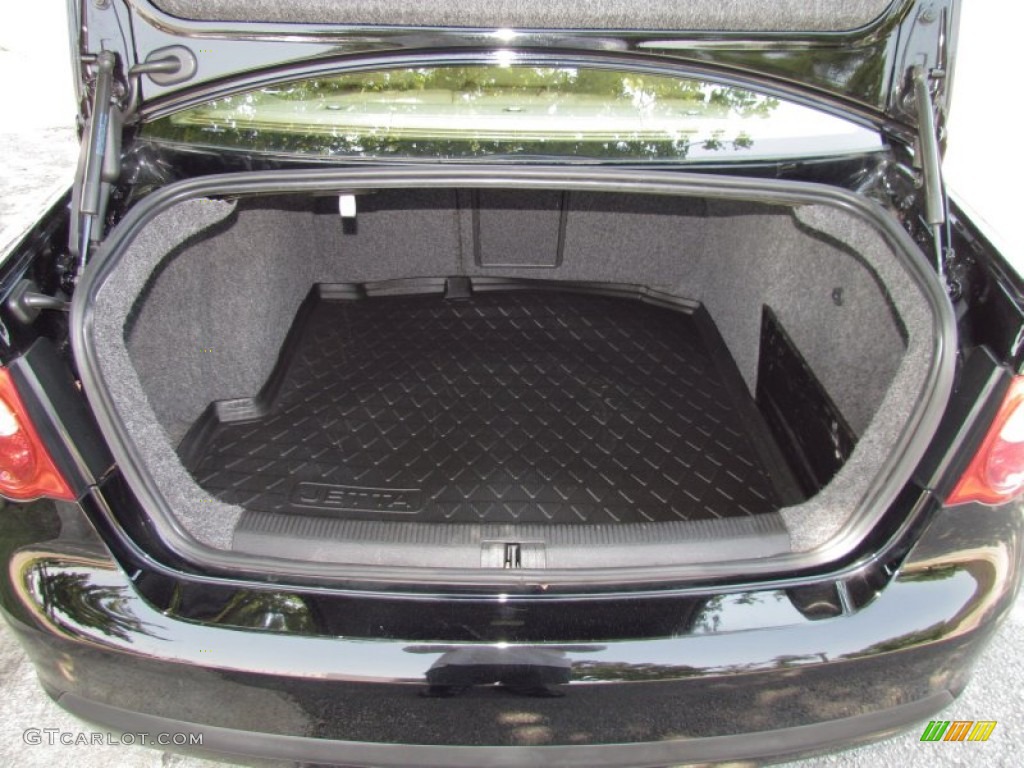 2006 Volkswagen Jetta TDI Sedan Trunk Photo #52465190