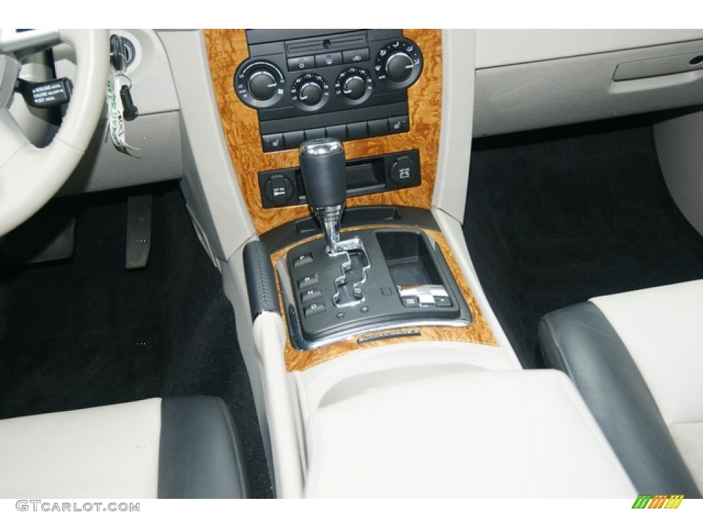 2010 Jeep Grand Cherokee Limited 4x4 5 Speed Automatic Transmission Photo #52466783