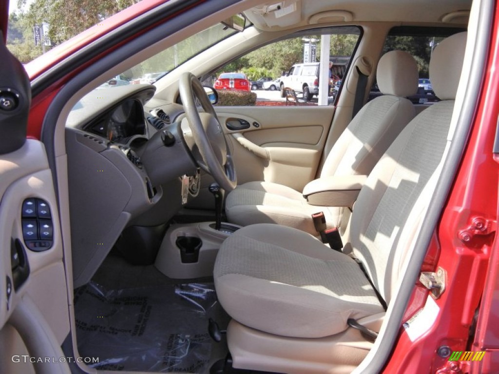 2004 Focus SE Wagon - Sangria Red Metallic / Medium Parchment photo #12