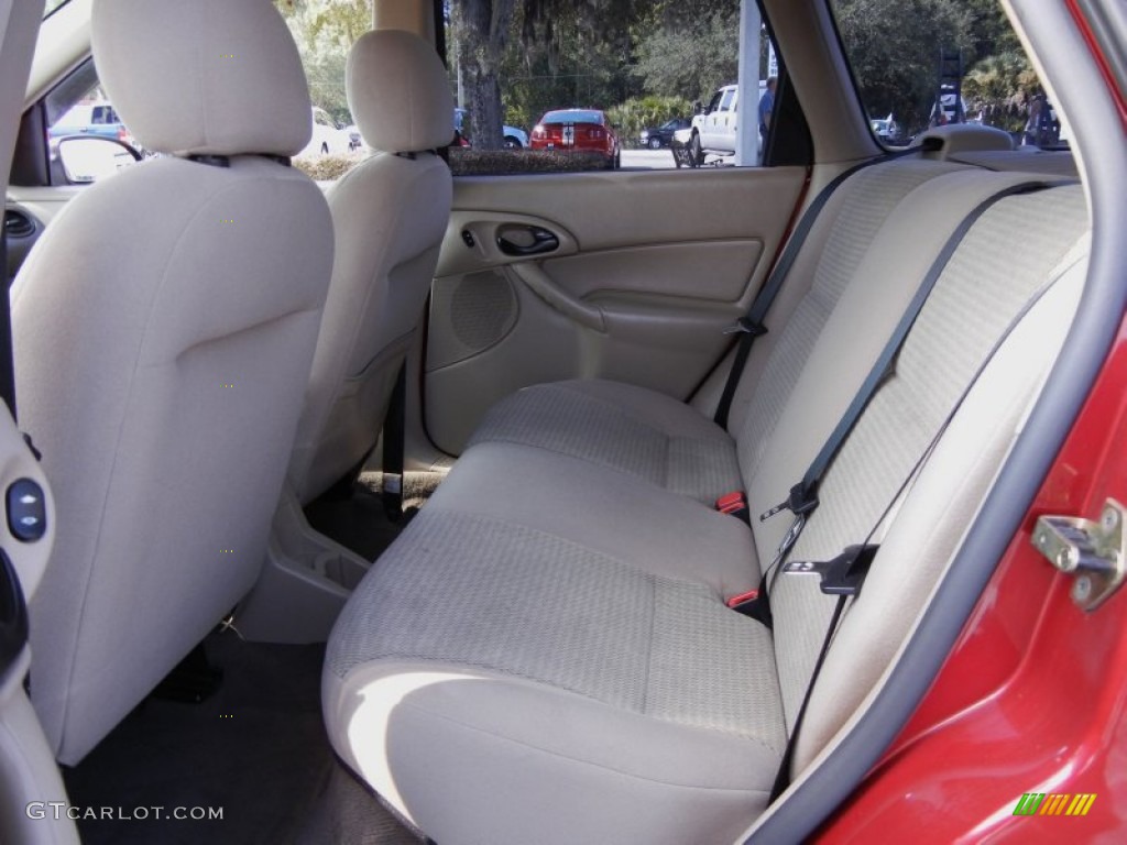 Medium Parchment Interior 2004 Ford Focus SE Wagon Photo #52467752