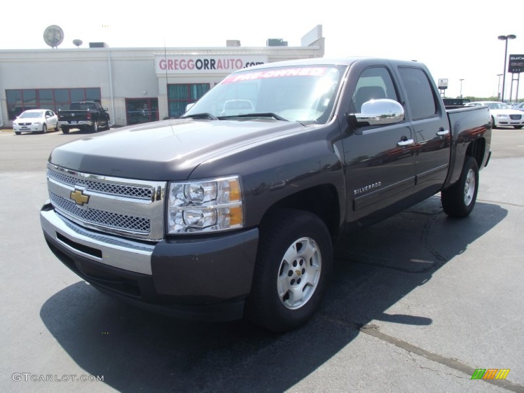 Taupe Gray Metallic Chevrolet Silverado 1500