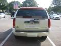 White Diamond - Escalade Luxury AWD Photo No. 4