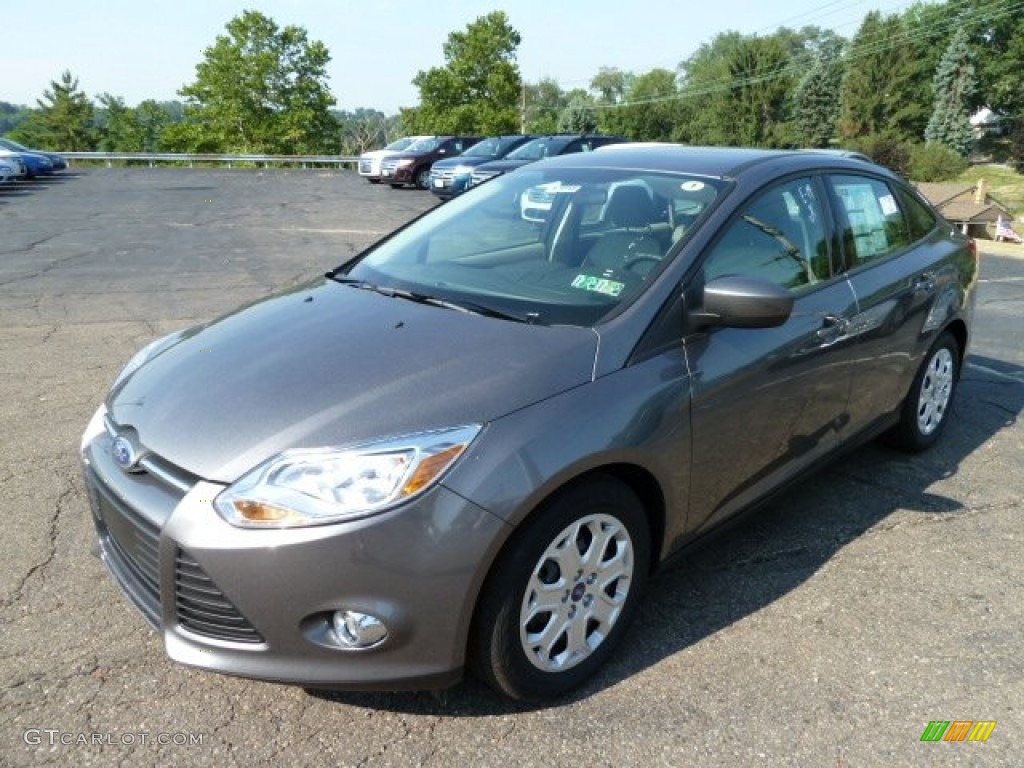 2012 Focus SE Sedan - Sterling Grey Metallic / Stone photo #5