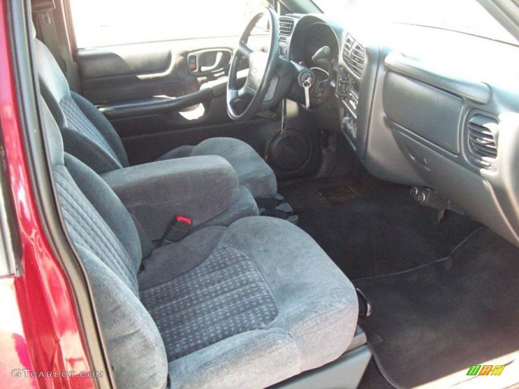 1998 S10 LS Extended Cab - Medium Red Metallic / Graphite photo #5