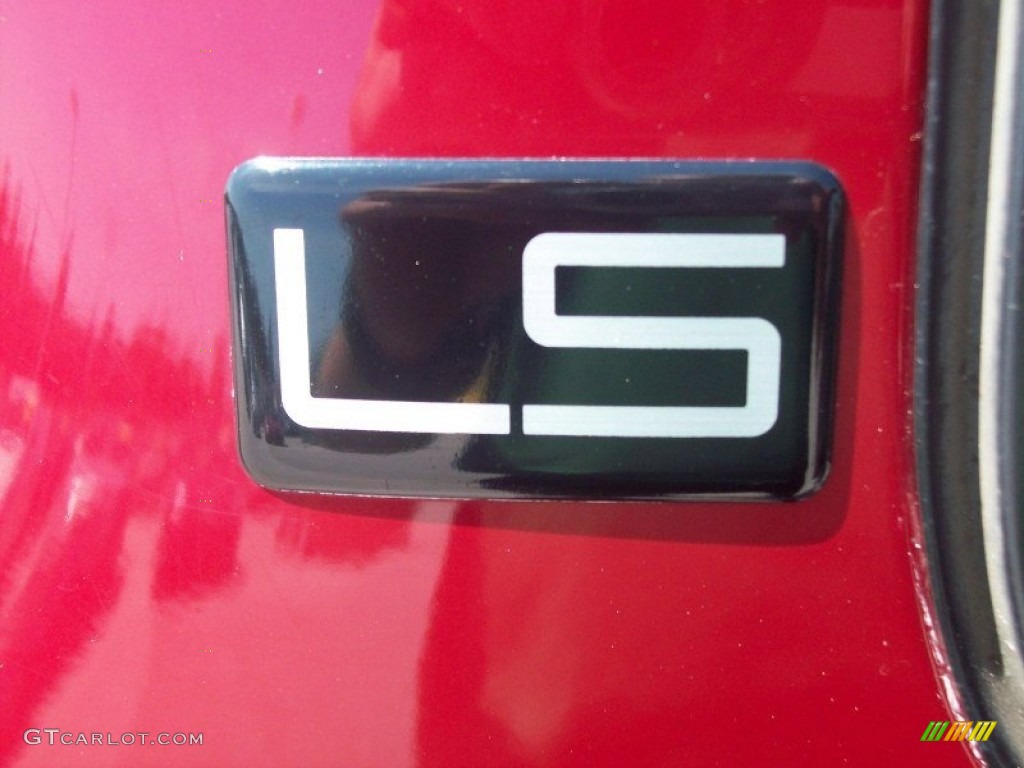 1998 S10 LS Extended Cab - Medium Red Metallic / Graphite photo #25