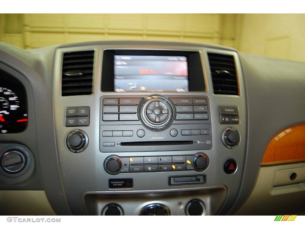 2010 Infiniti QX 56 Controls Photo #52481873