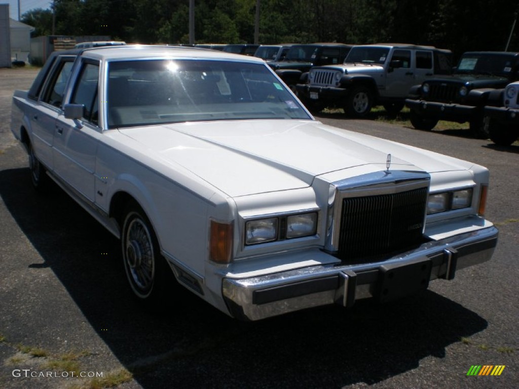 1989 Lincoln Town Car Standard Town Car Model Exterior Photos