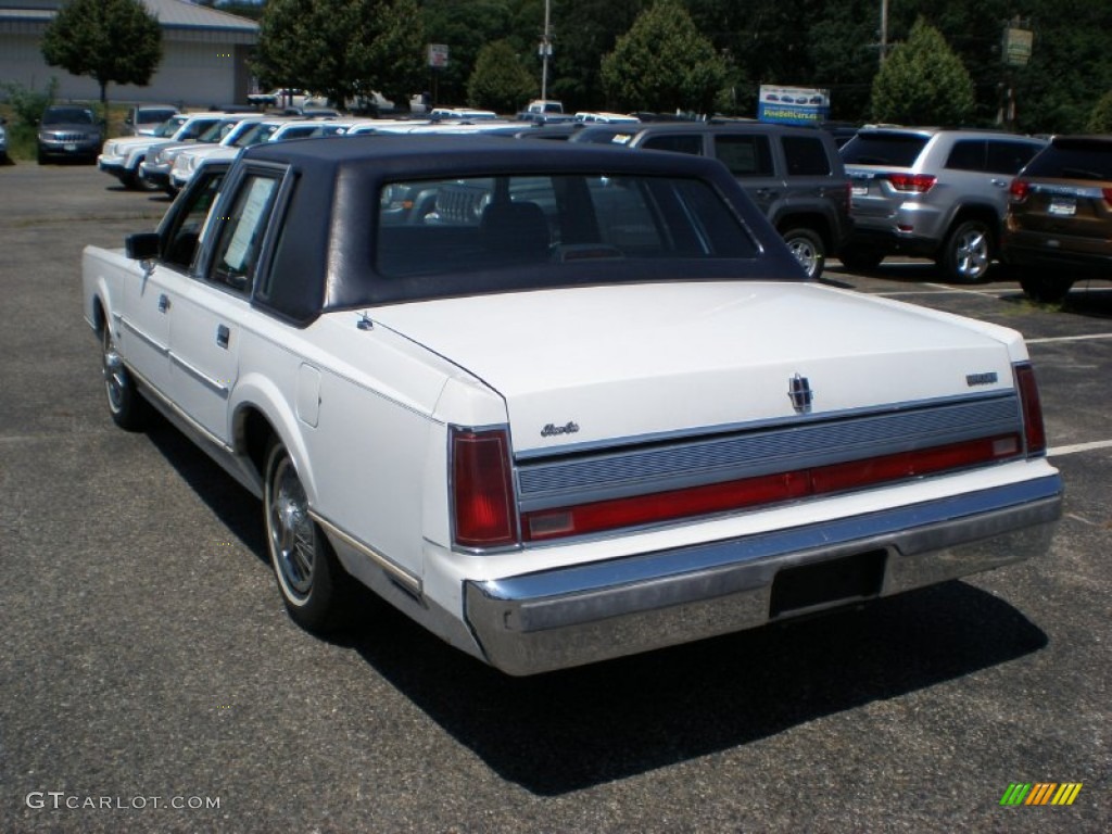 Oxford White 1989 Lincoln Town Car Standard Town Car Model Exterior Photo #52482215