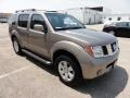 Granite Metallic - Pathfinder LE 4x4 Photo No. 4