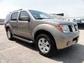 Granite Metallic - Pathfinder LE 4x4 Photo No. 5