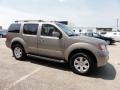 Granite Metallic - Pathfinder LE 4x4 Photo No. 6