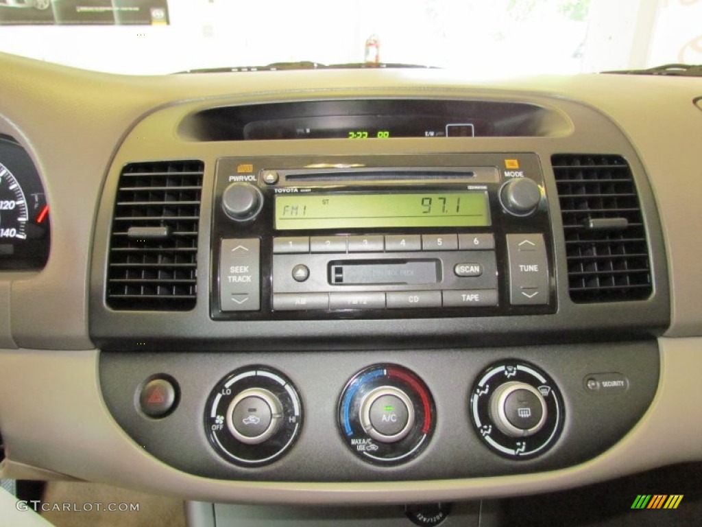 2005 Toyota Camry LE V6 Controls Photo #52483949