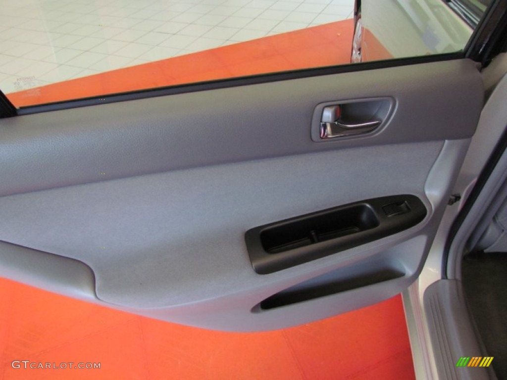 2006 Toyota Camry LE Stone Gray Door Panel Photo #52484243