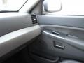Stone White - Grand Cherokee Laredo Photo No. 16
