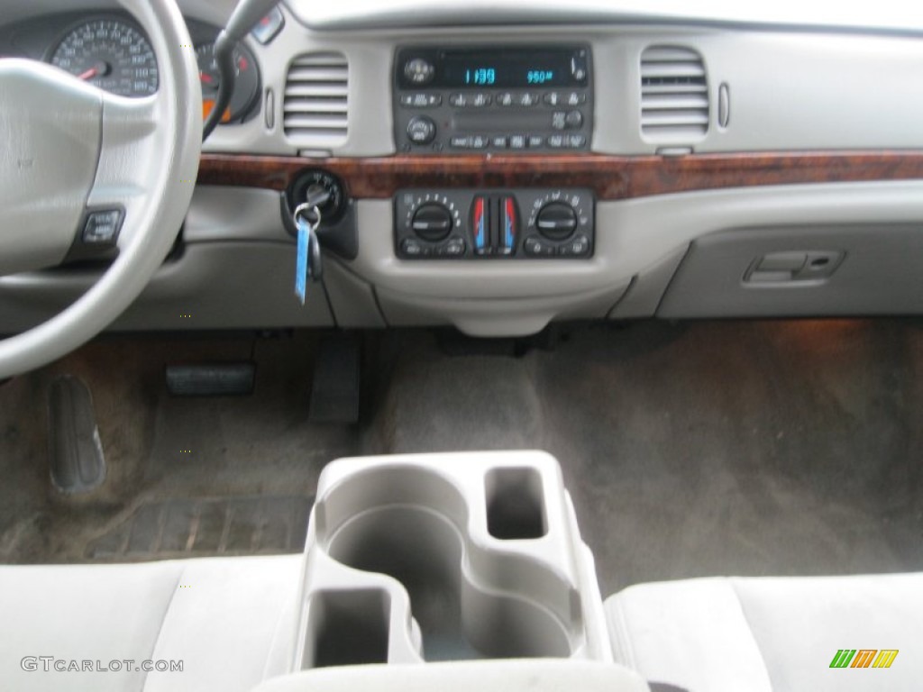 2004 Impala  - White / Medium Gray photo #19