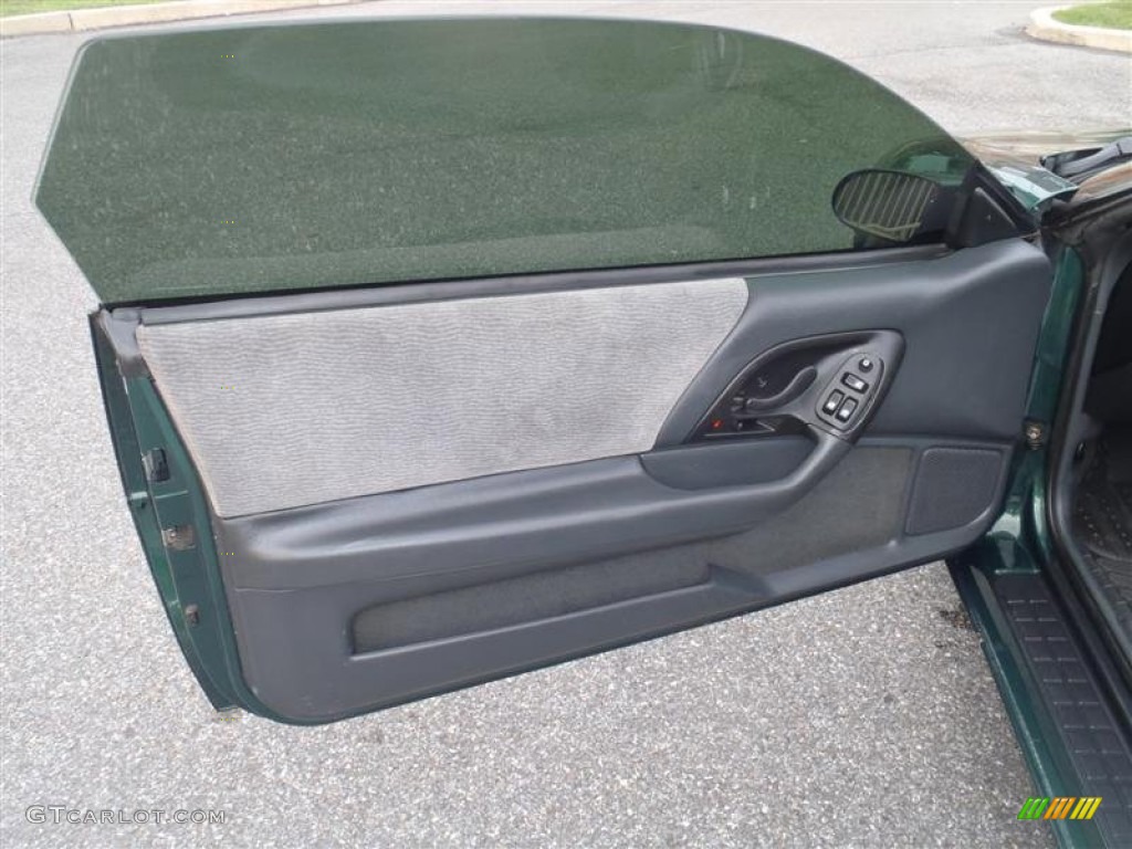 1996 Chevrolet Camaro Z28 Coupe Gray Door Panel Photo #52490951