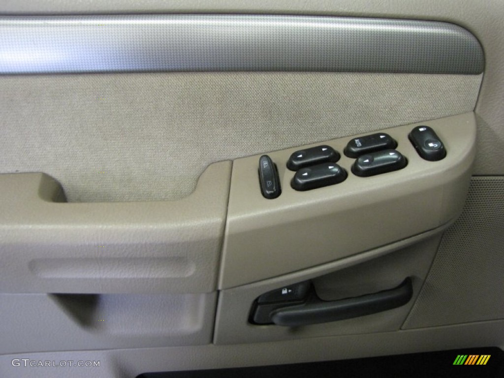 2004 Explorer XLT 4x4 - Mineral Grey Metallic / Graphite photo #16