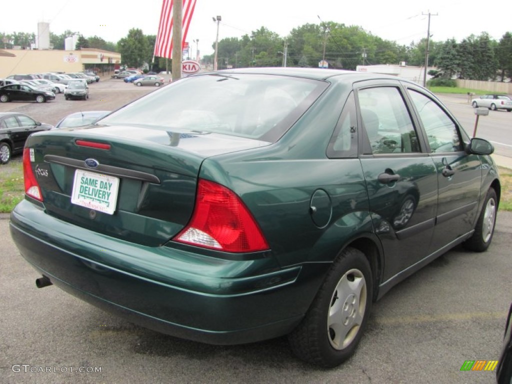 2001 Focus LX Sedan - Rainforest Green Metallic / Medium Graphite Grey photo #2