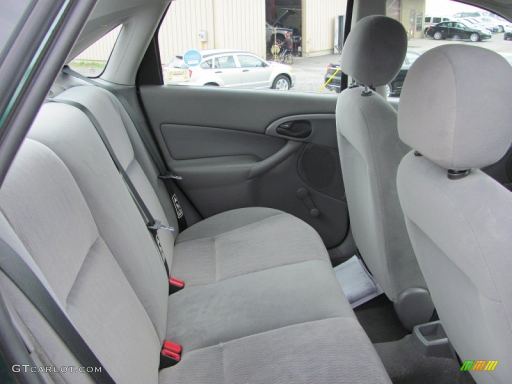 2001 Focus LX Sedan - Rainforest Green Metallic / Medium Graphite Grey photo #10