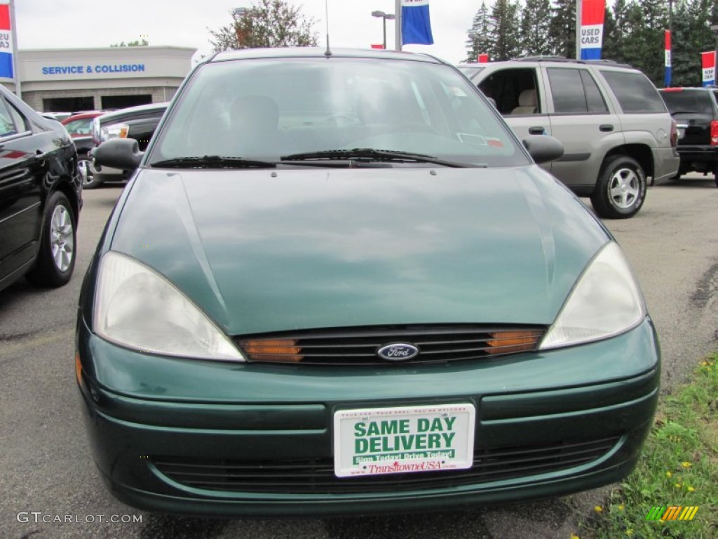 2001 Focus LX Sedan - Rainforest Green Metallic / Medium Graphite Grey photo #12