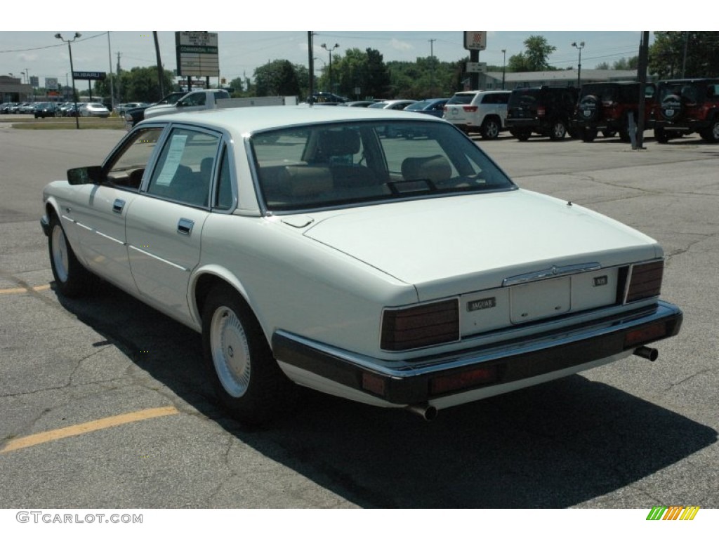 1993 XJ XJ6 Sedan - Glacier White / Tan photo #4