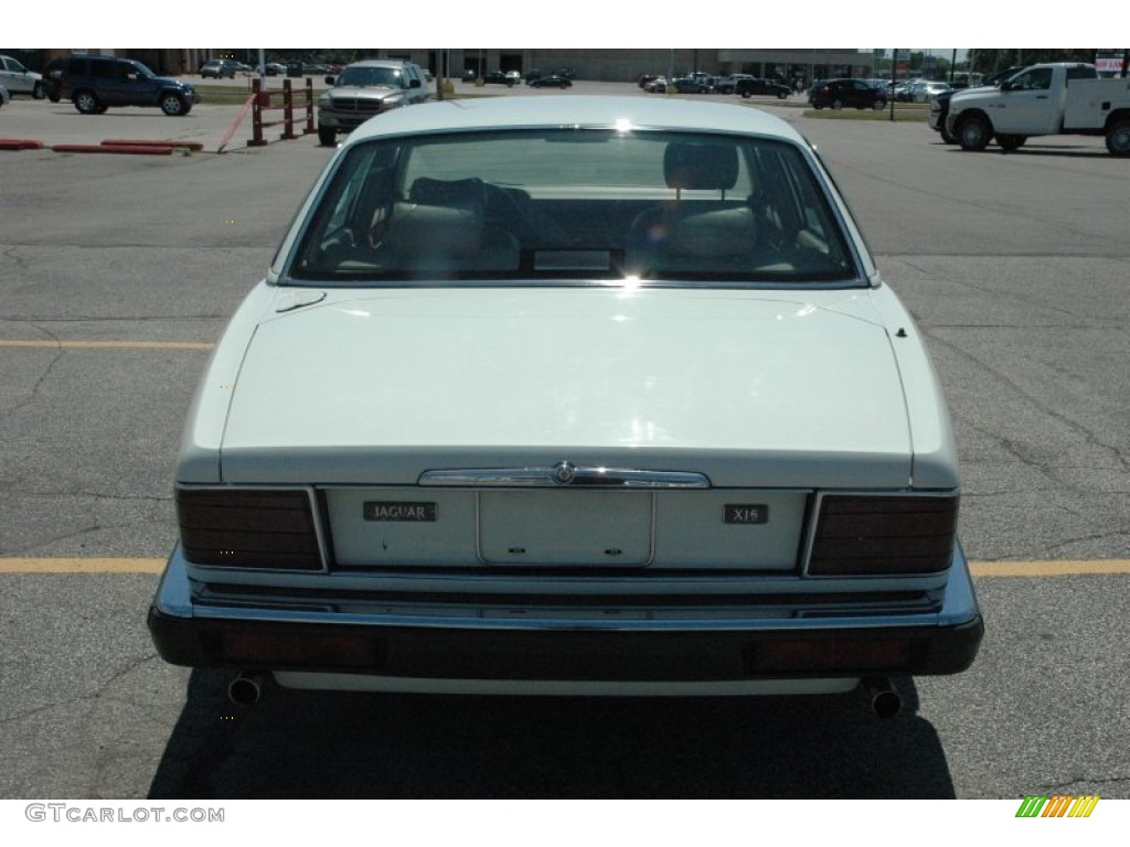 1993 XJ XJ6 Sedan - Glacier White / Tan photo #5