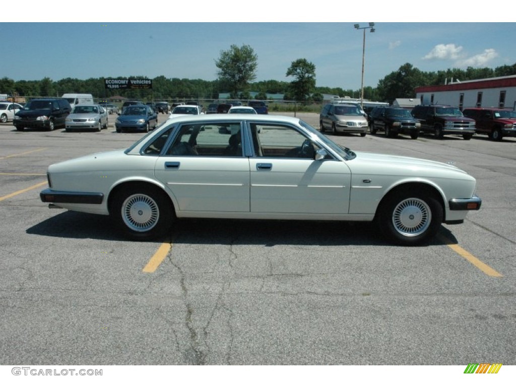 1993 XJ XJ6 Sedan - Glacier White / Tan photo #13
