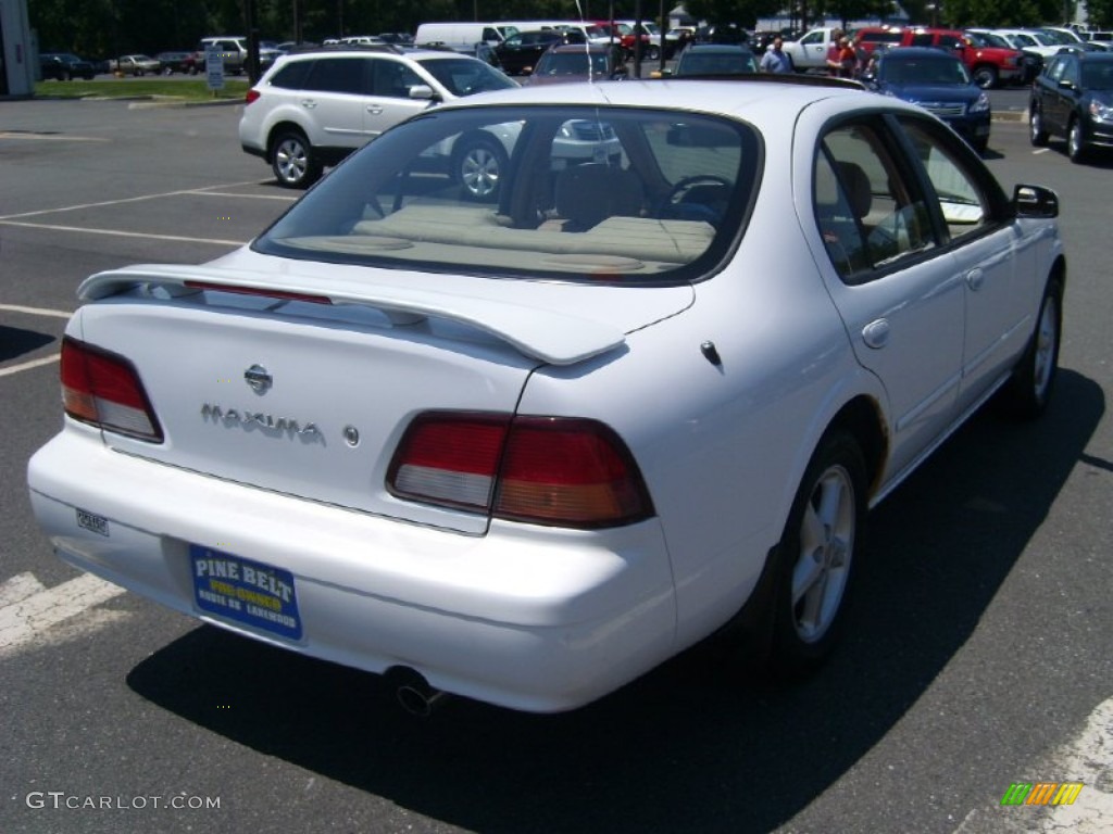 1998 Maxima  - Arctic White Pearl Metallic / Beige photo #4