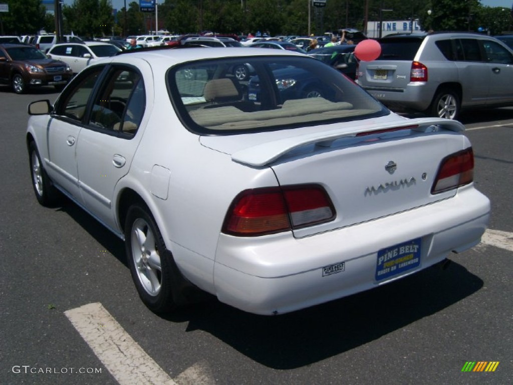 1998 Maxima  - Arctic White Pearl Metallic / Beige photo #6