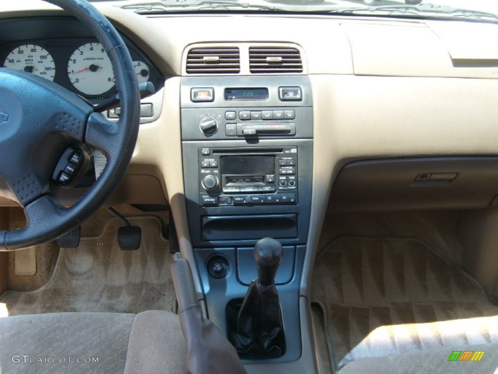 1998 Maxima  - Arctic White Pearl Metallic / Beige photo #12