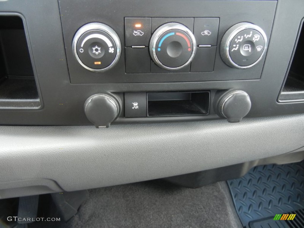 2009 Silverado 1500 LS Extended Cab - Victory Red / Dark Titanium photo #20