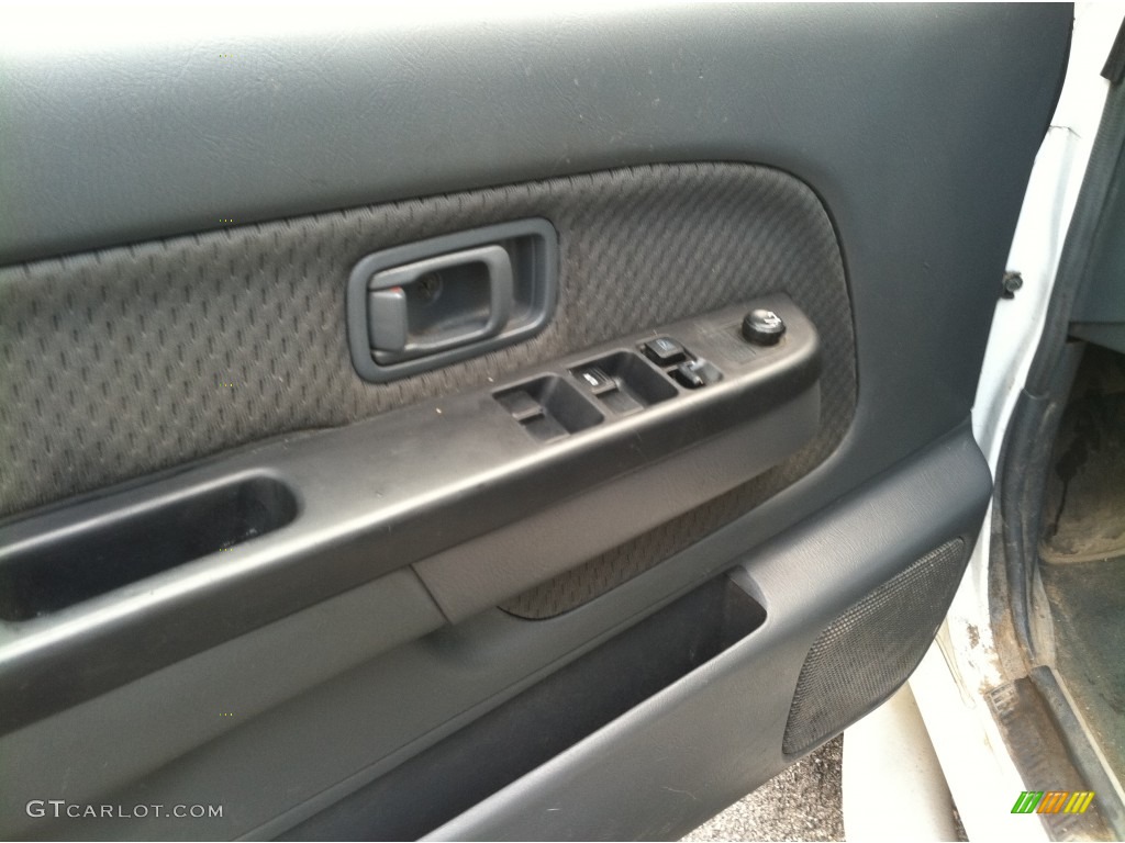 2002 Xterra SE V6 4x4 - Cloud White / Gray Celadon photo #6