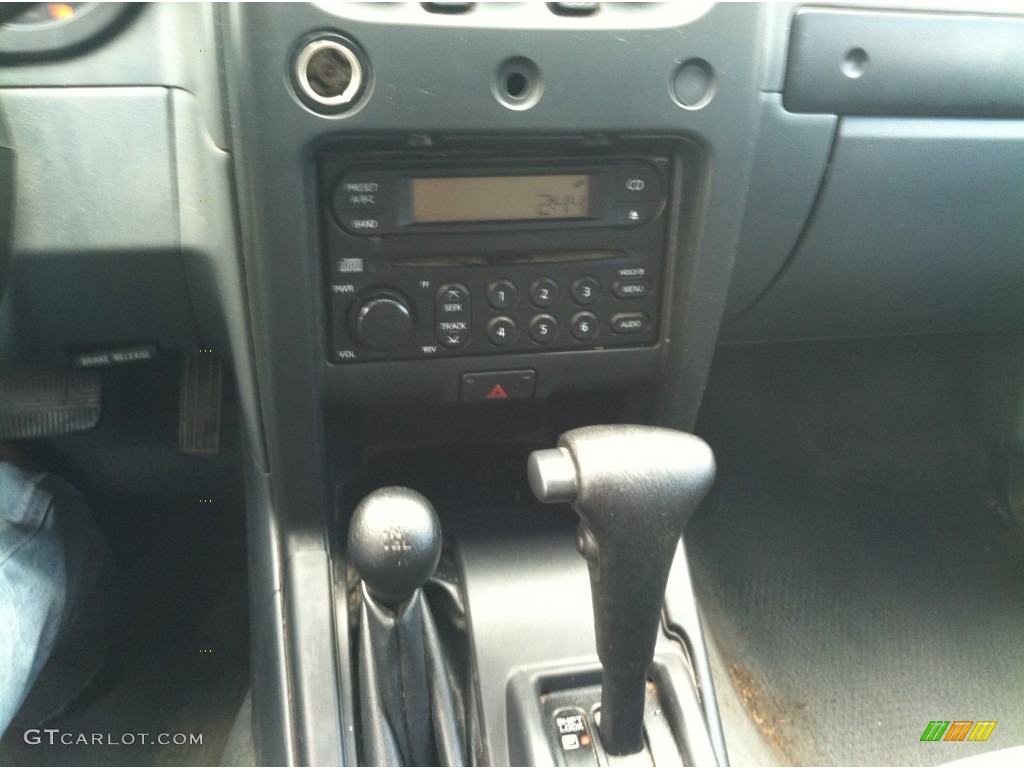 2002 Xterra SE V6 4x4 - Cloud White / Gray Celadon photo #9