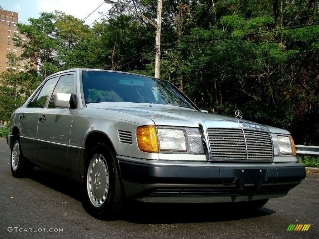 1990 E Class 300 D Sedan - Astro Silver Metallic / Blue photo #4