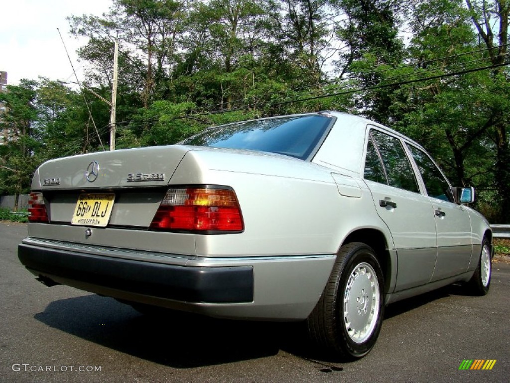 1990 E Class 300 D Sedan - Astro Silver Metallic / Blue photo #42