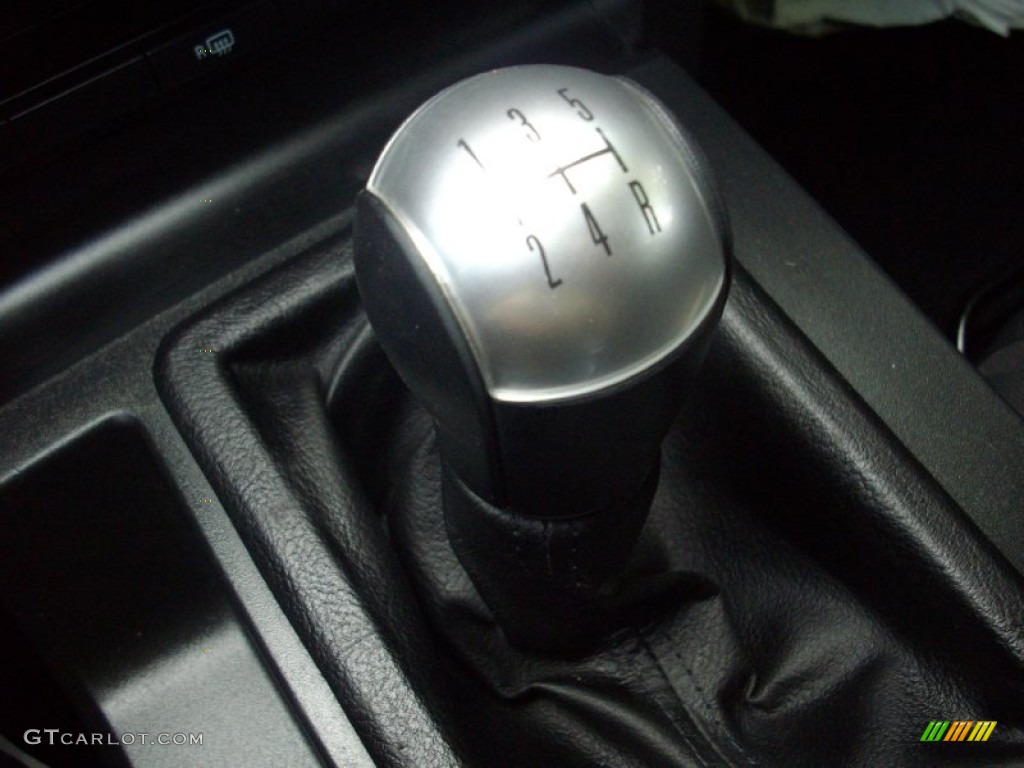 2007 Ford Mustang GT Coupe Transmission Photos