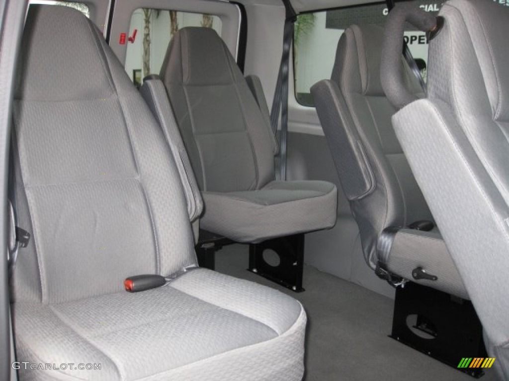 2007 E Series Van E150 Passenger - Oxford White / Medium Flint Grey photo #8