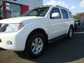Avalanche White - Pathfinder SE 4x4 Photo No. 2