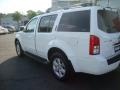 2008 Avalanche White Nissan Pathfinder SE 4x4  photo #4