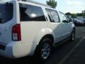 Avalanche White - Pathfinder SE 4x4 Photo No. 8