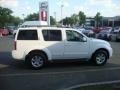 2008 Avalanche White Nissan Pathfinder SE 4x4  photo #9