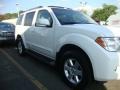 2008 Avalanche White Nissan Pathfinder SE 4x4  photo #10