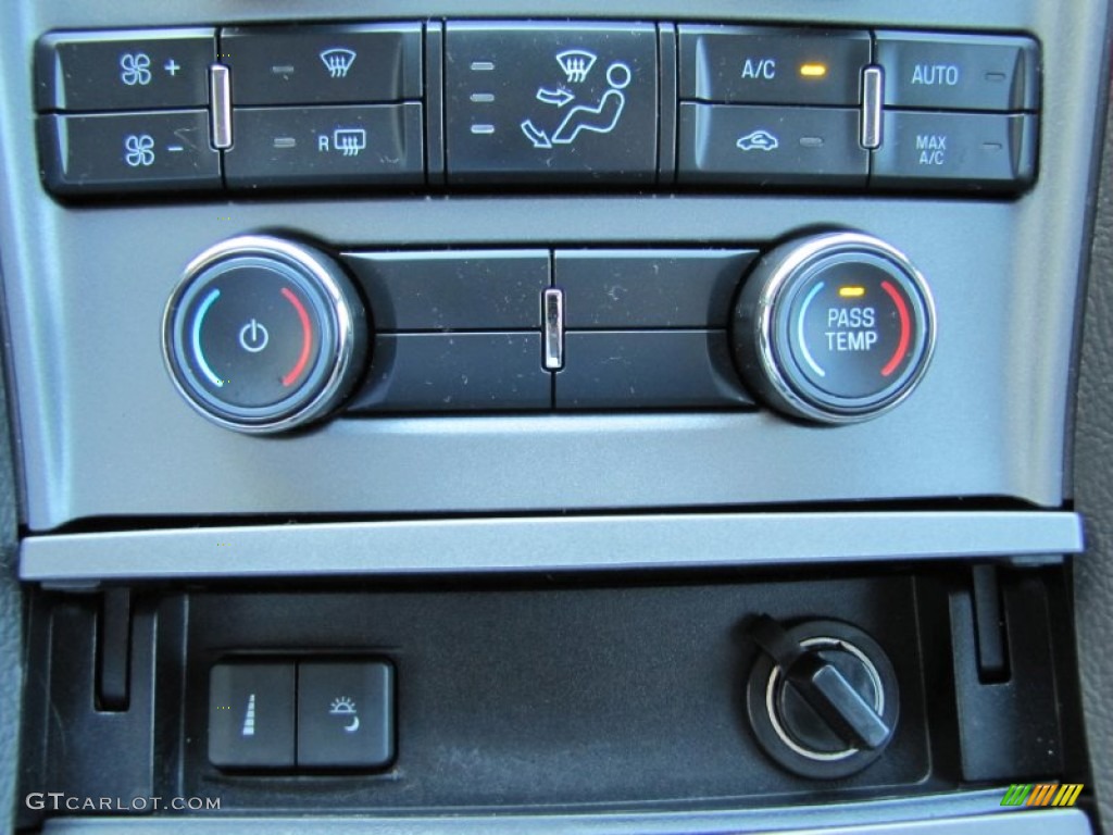 2010 Ford Taurus SEL AWD Controls Photo #52508502