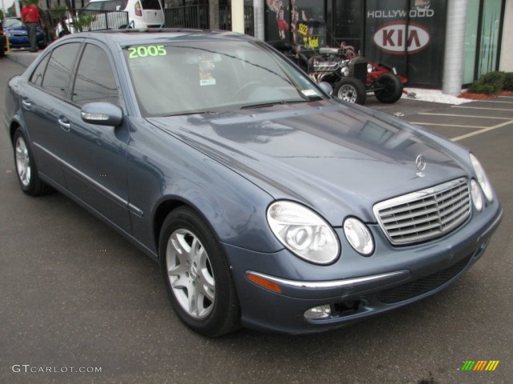 Platinum Blue Metallic 2005 Mercedes-Benz E 320 CDI Sedan Exterior Photo #52512746