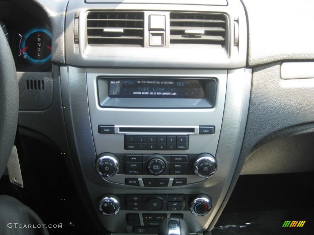 2012 Ford Fusion SEL V6 Controls Photo #52514976