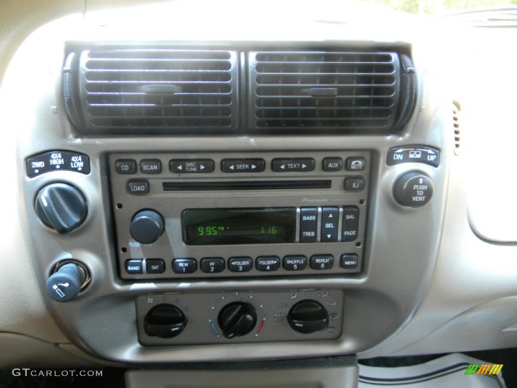 2005 Ford Explorer Sport Trac XLT 4x4 Controls Photo #52517346
