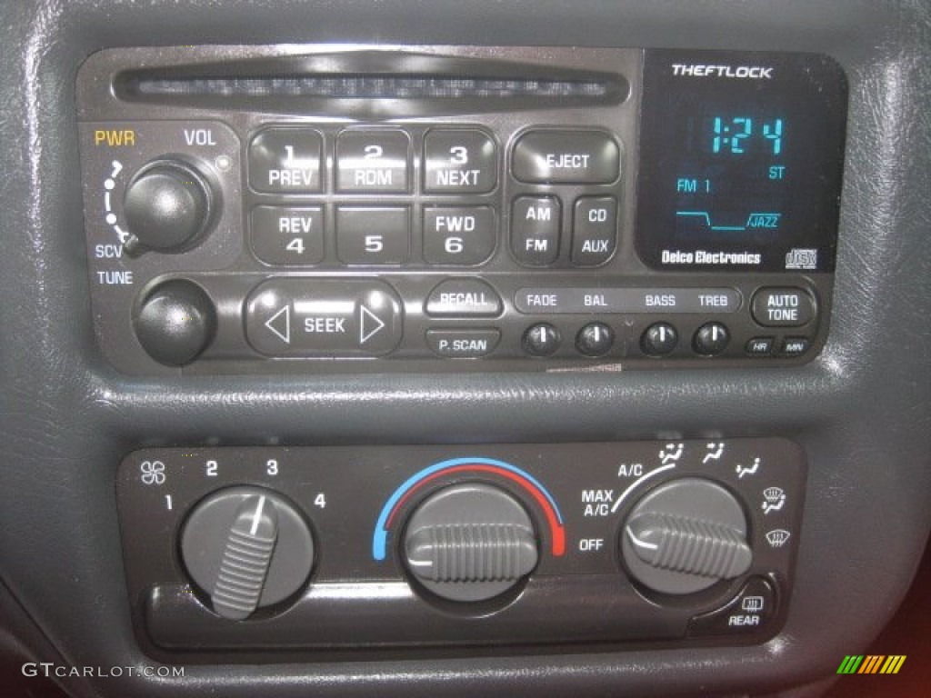 2002 Chevrolet Blazer LS ZR2 4x4 Controls Photo #52517811