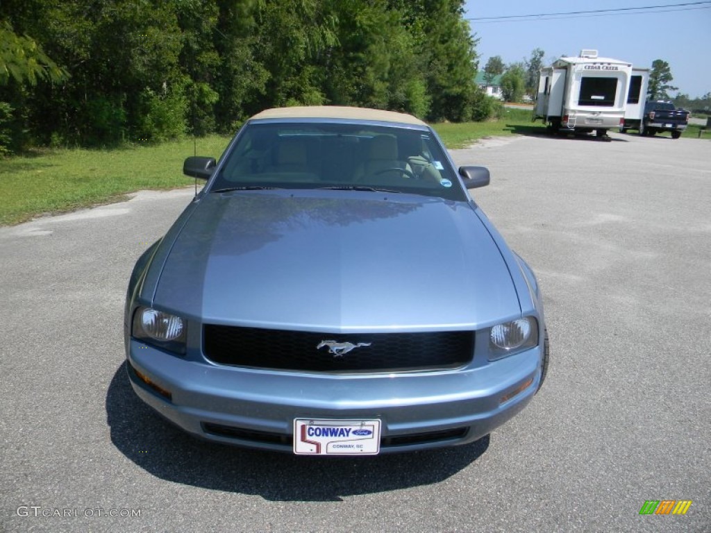 2007 Mustang V6 Deluxe Convertible - Windveil Blue Metallic / Light Graphite photo #2